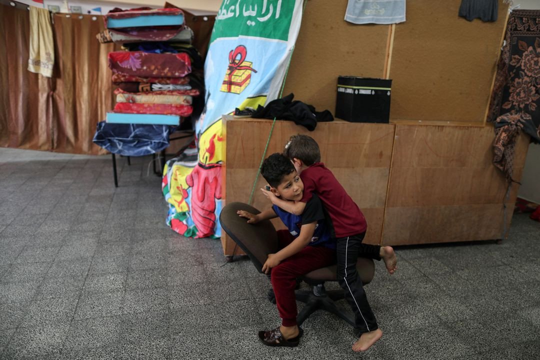In Gaza UN Classrooms Become Dormitories As Palestinians Flee Conflict 104