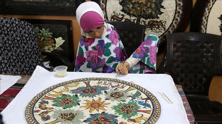 Jordanian Woman Masters Mosaic Art With No Arms 19173