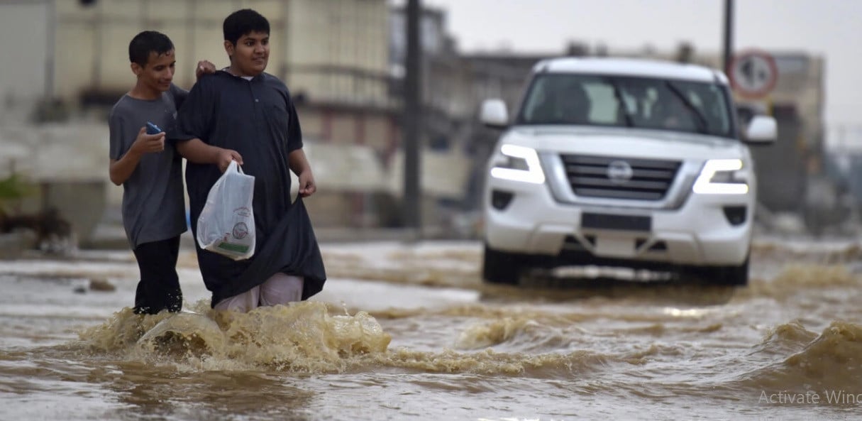 Two Dead As Saudi Storm Closes Schools Cuts Main Road To Mecca 25763