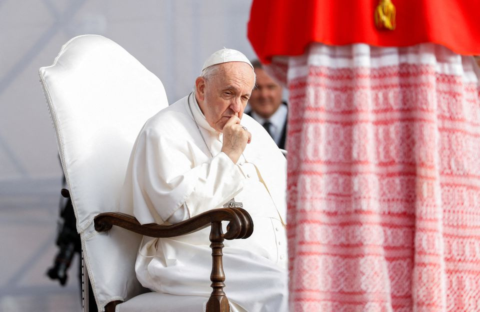 Pope Francis Breaks Down Cries While Mentioning Ukraine At Public Prayer 26413