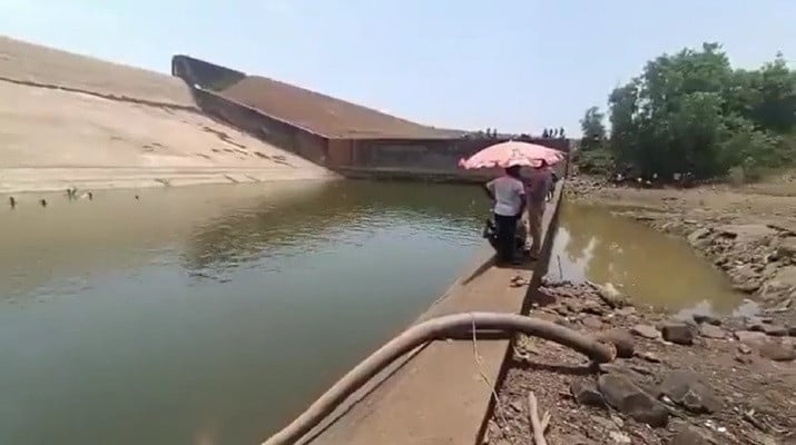 Indian Official Drains Dam To Retrieve Fallen Phone 34305
