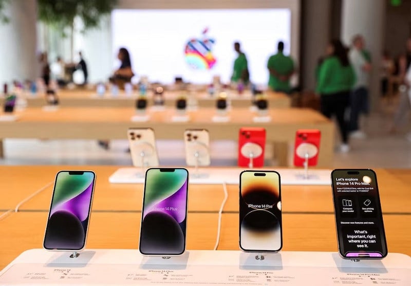 Apple Loses Top Phonemaker Spot To Samsung As IPhone Shipments Drop IDC Says 49049