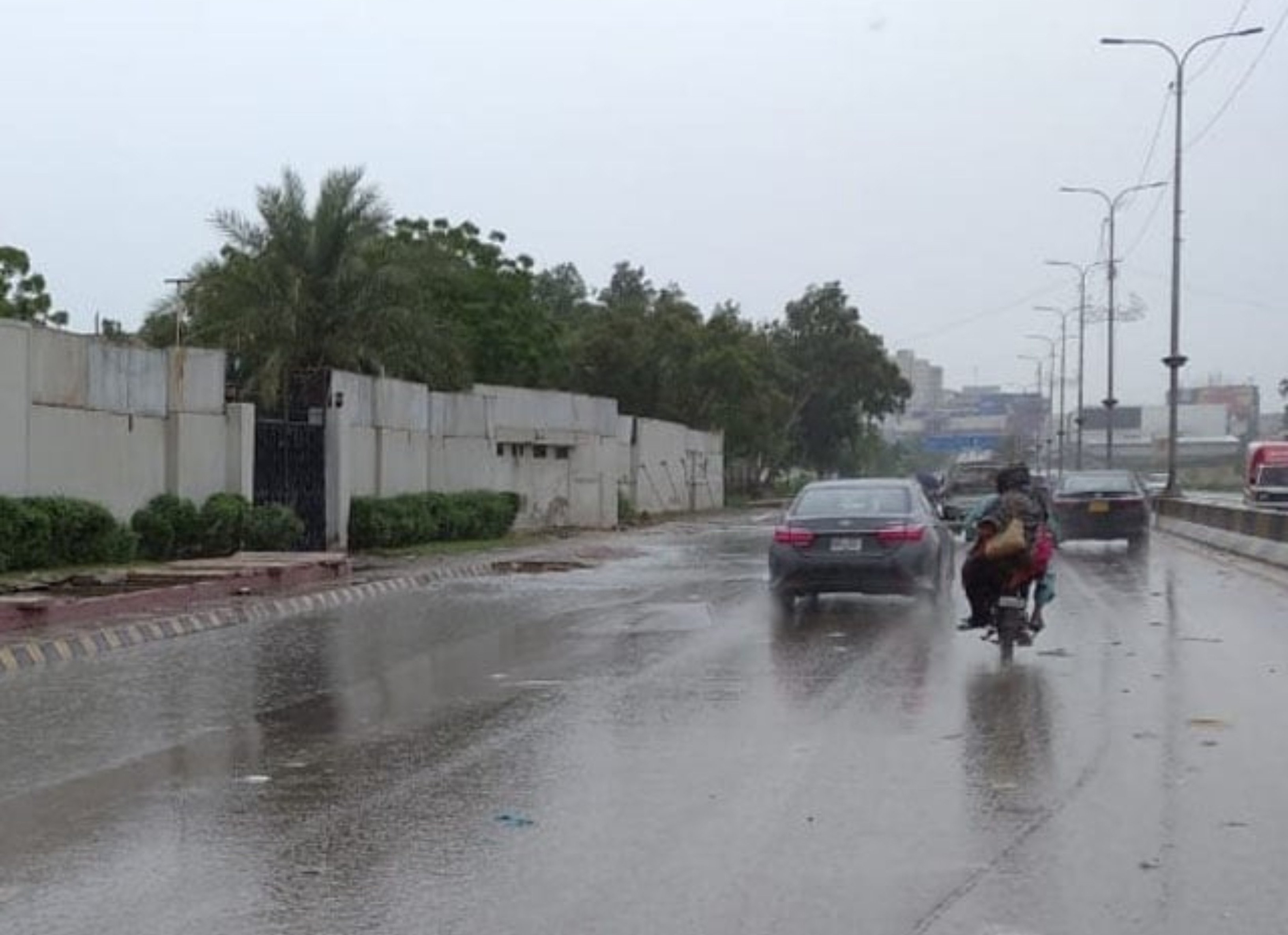 Karachi To Remain Mostly Cloudy Rainbearing System Shifts Axis To KP Punjab 49165