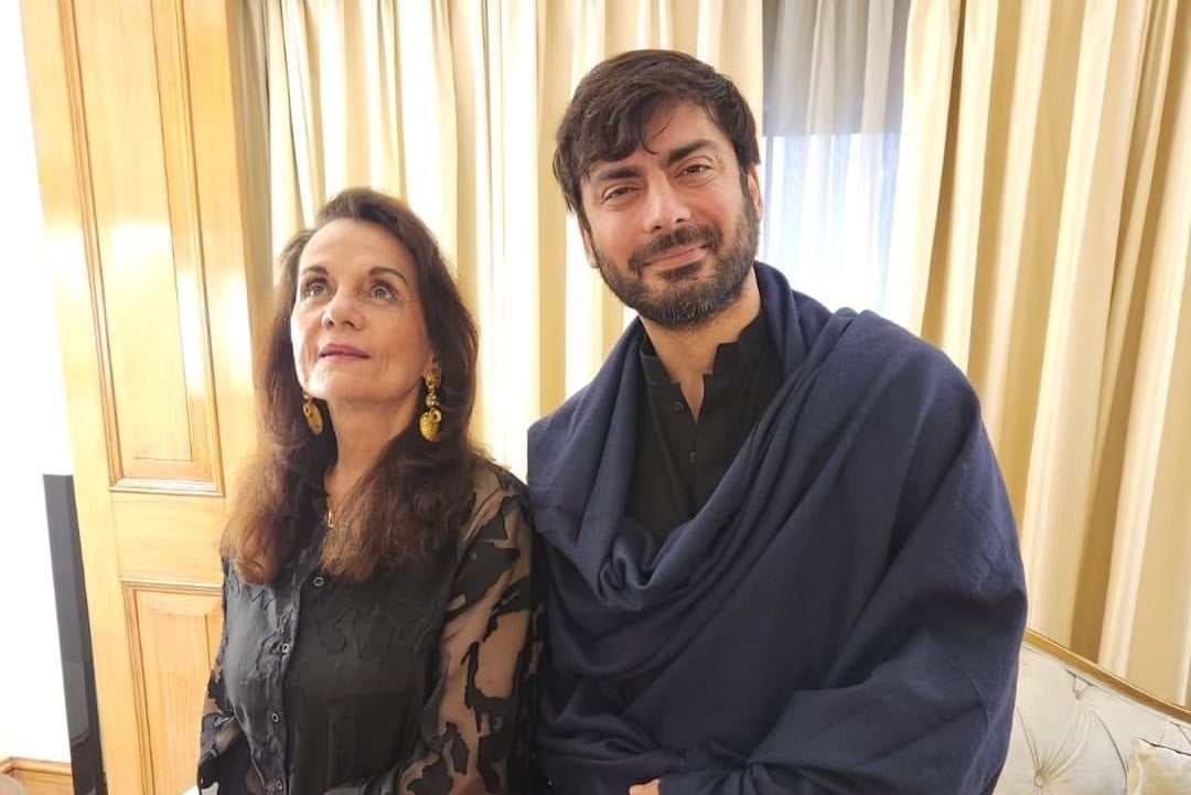 Fawad Khan Meets Bollywood Veteran Mumtaz On Her Trip To Pakistan 49271