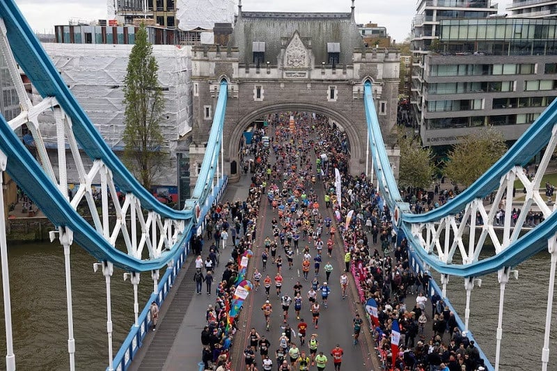 Large Number Of Pakistani Runners Take Part In London Marathon 49389