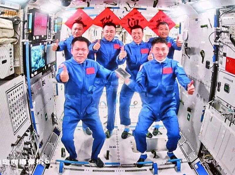 Three More Chinese Astronauts Enter Space Station 49638