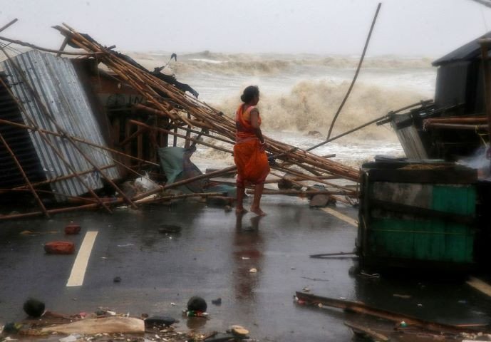 Powerful Cyclone Yaas Destroys Homes In India Forces Airport Closure 547