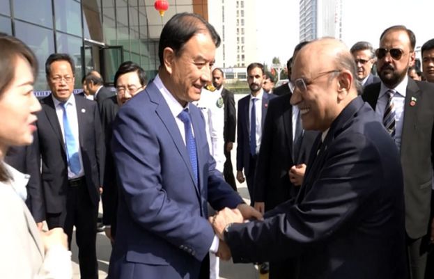 President Zardari Visits Urban Operations  Management Centre Of Urumqi 73545