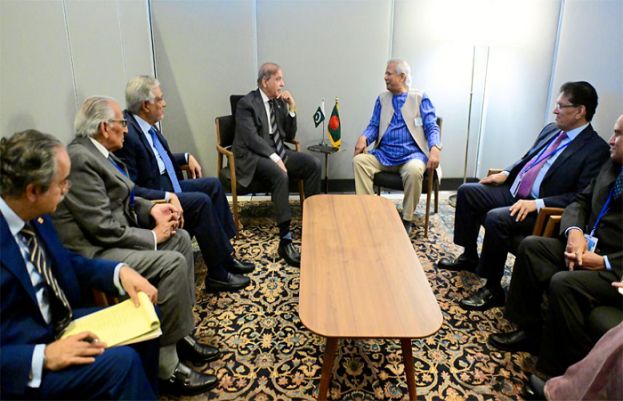PM Shehbaz Bangladesh Chief Adviser Hold Bilateral Talks 73657