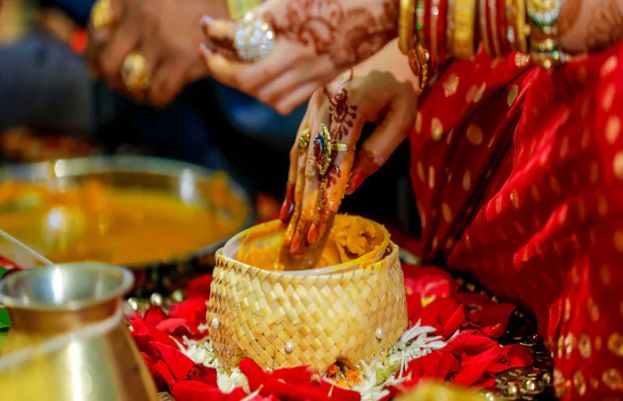 Hania Aamir Dazzles Fans With Mayun Look In Elegant Silver Attire 74223