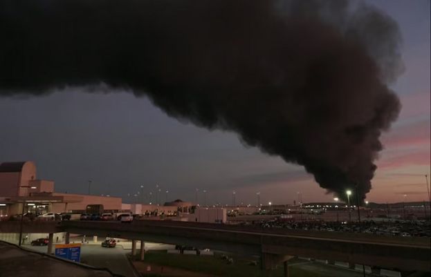 Cargo Plane Crash Near US Airport Leaves Seven Dead 74256