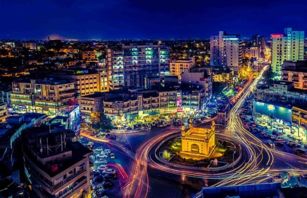 Dure Fishan Saleem Shares Heartfelt Message From The City Of Lights 74353