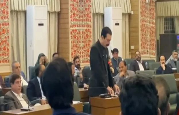 Raja Faisal Rathore Sworn In As New AJK PM Following Anwarul Haqs Removal 74425