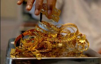 Gold Prices Tumble In Pakistan Mark Steepest Singleday Fall In Years 74180