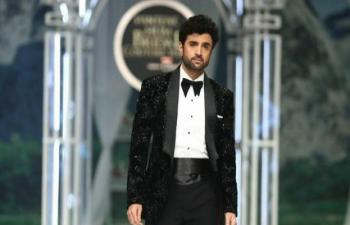 Umer Aalams Starstudded Barat In Karachi 75346