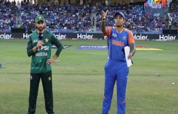 T20 World Cup Pakistan Take The Field First After Toss Victory Over India 75537