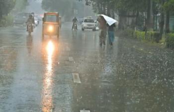 Heavy Rain Thunderstorm Hit Parts Of Karachi 75962