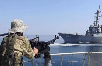 IRGC Navy Warns Military Vessels Of Firm Response To Attempts At Crossing Strait Of Hormuz 76203