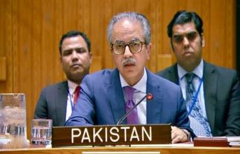 Pakistan Warns Hormuz Blockade Threatens Regional Stability 76391