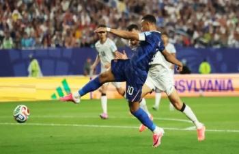 Mbappe Double Sends France Into Knockout Rounds After Lengthy Weather Delay 76656