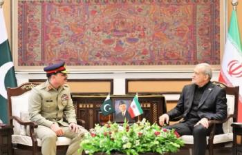 Iranian President Lauds Pakistans Role In Promoting Regional Peace 76659